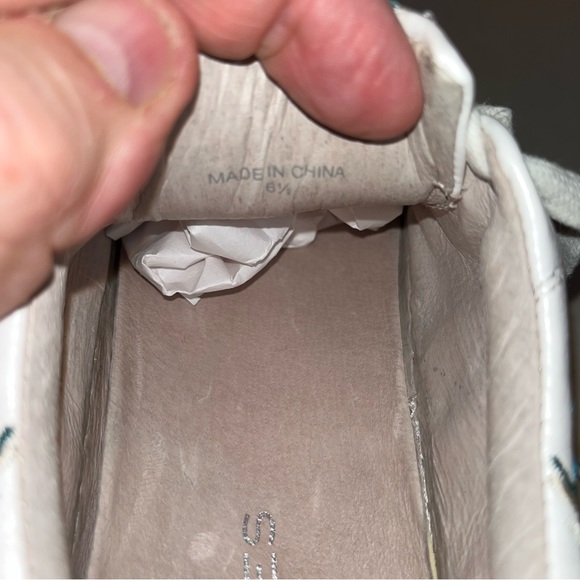 J/Slides Sneakers Women's 6.5 M Floral Embroidered White fux Leather Shoes Rare - Picture 9 of 9